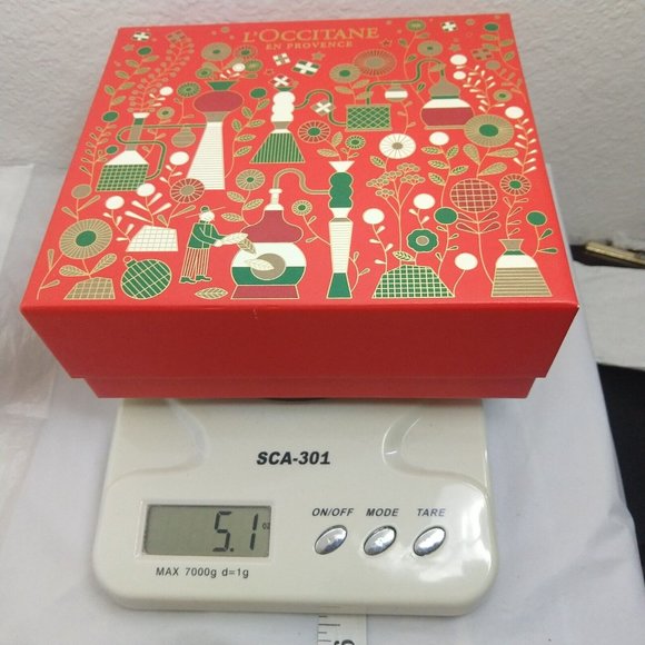 L'Occitane Holiday Red Gift Box empty NEW - Picture 6 of 6
